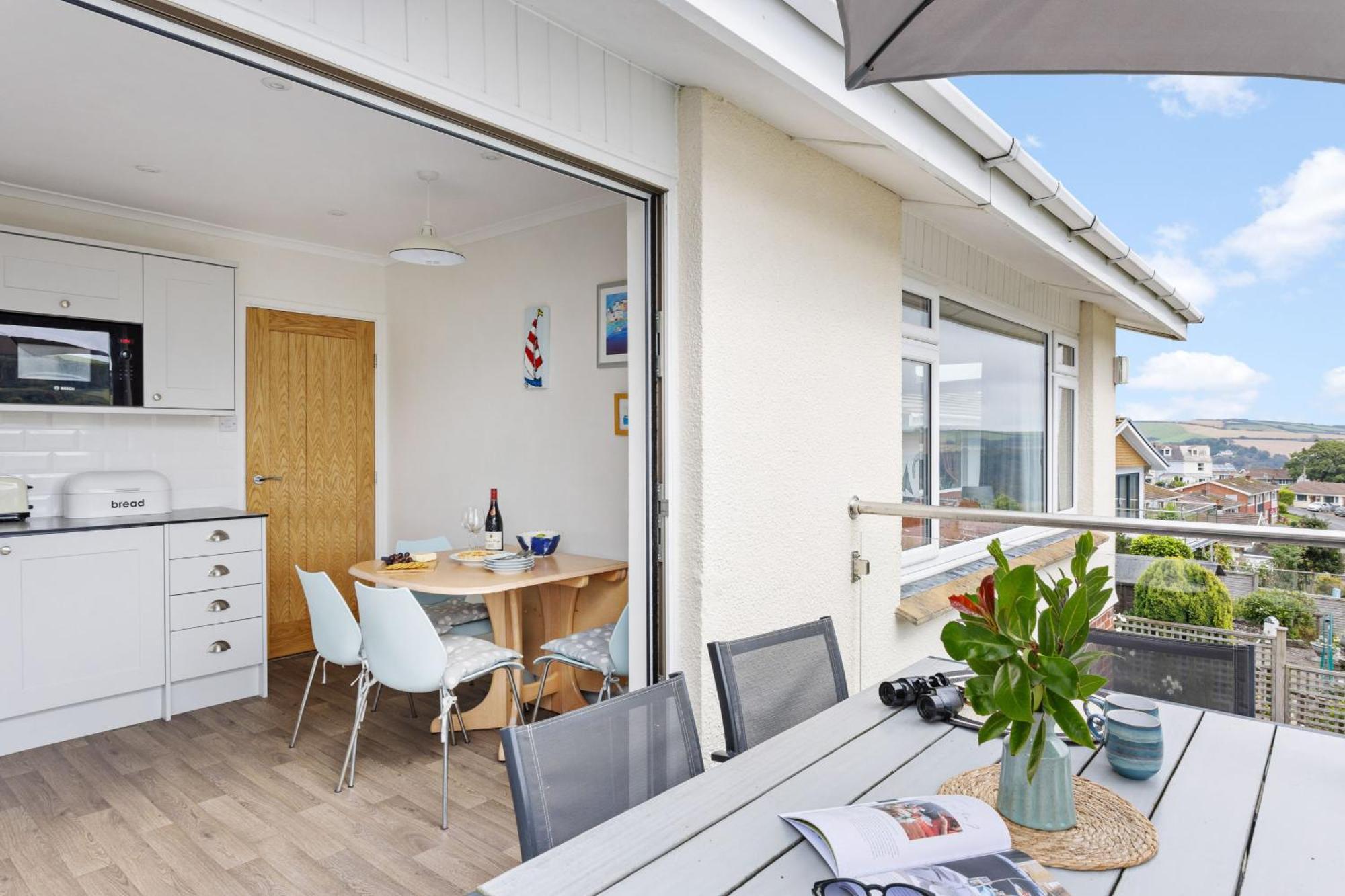 15 Churchfields - Bungalow With Estuary Views And Parking Дартмут Екстериор снимка
